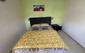 Superbe Newly Renovated Flat